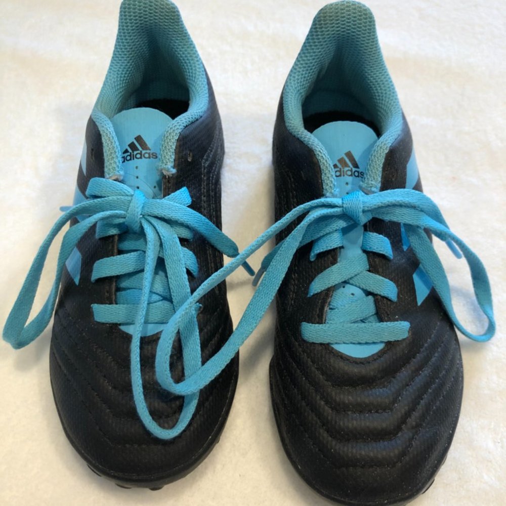 Kids Adidas Predator Soccer Turf Shoes Size 11.5